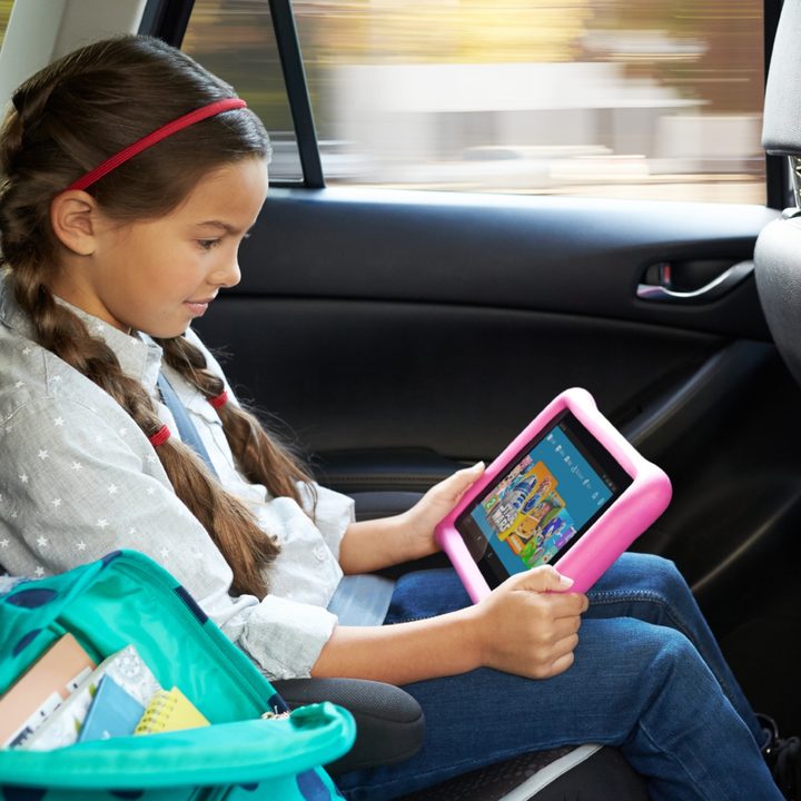 amazon show mode charging dock and fire hd 10 kids edition car