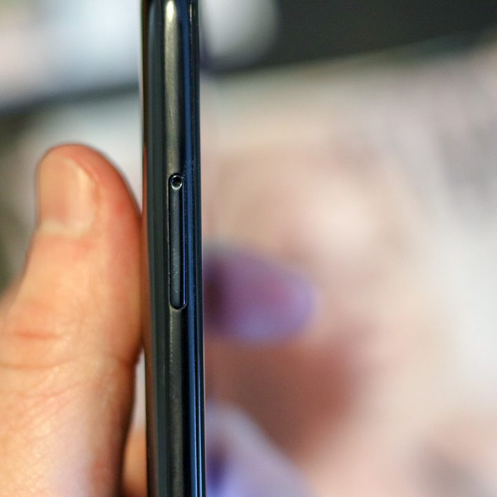 moto g6 play left profile