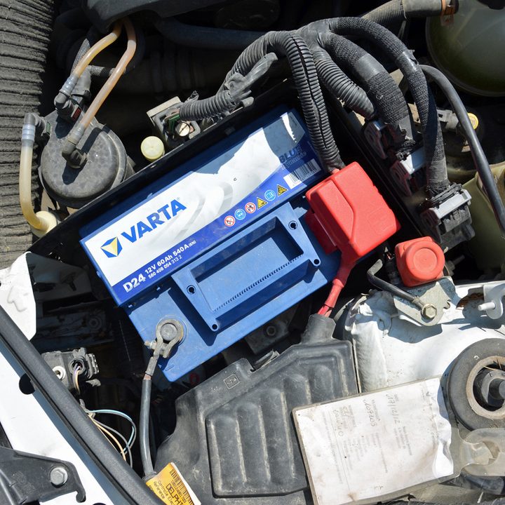 how to change a car battery
