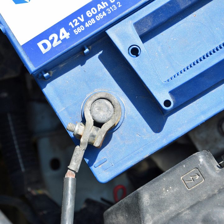 how to change a car battery