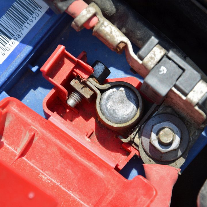 how to change a car battery