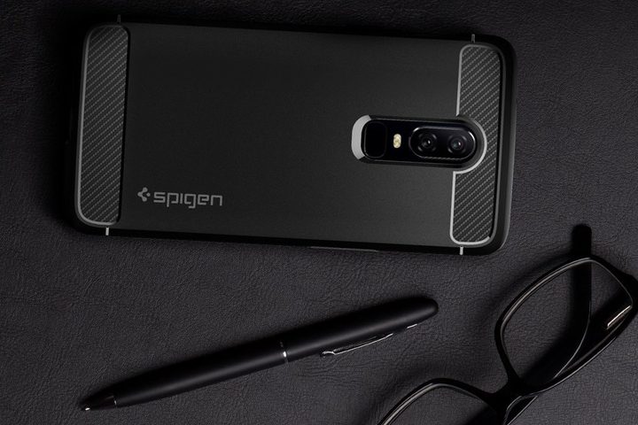 Spigen Rugged Armor Case