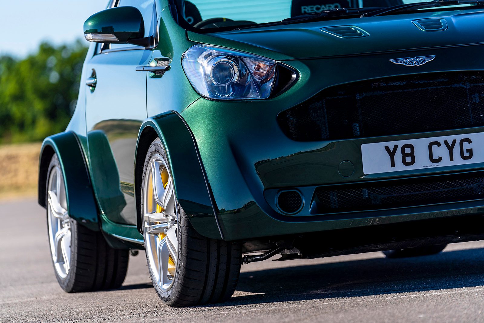 aston martin shoehorns the v8 vantage ss kit into a cygnet for goodwood 2018  7