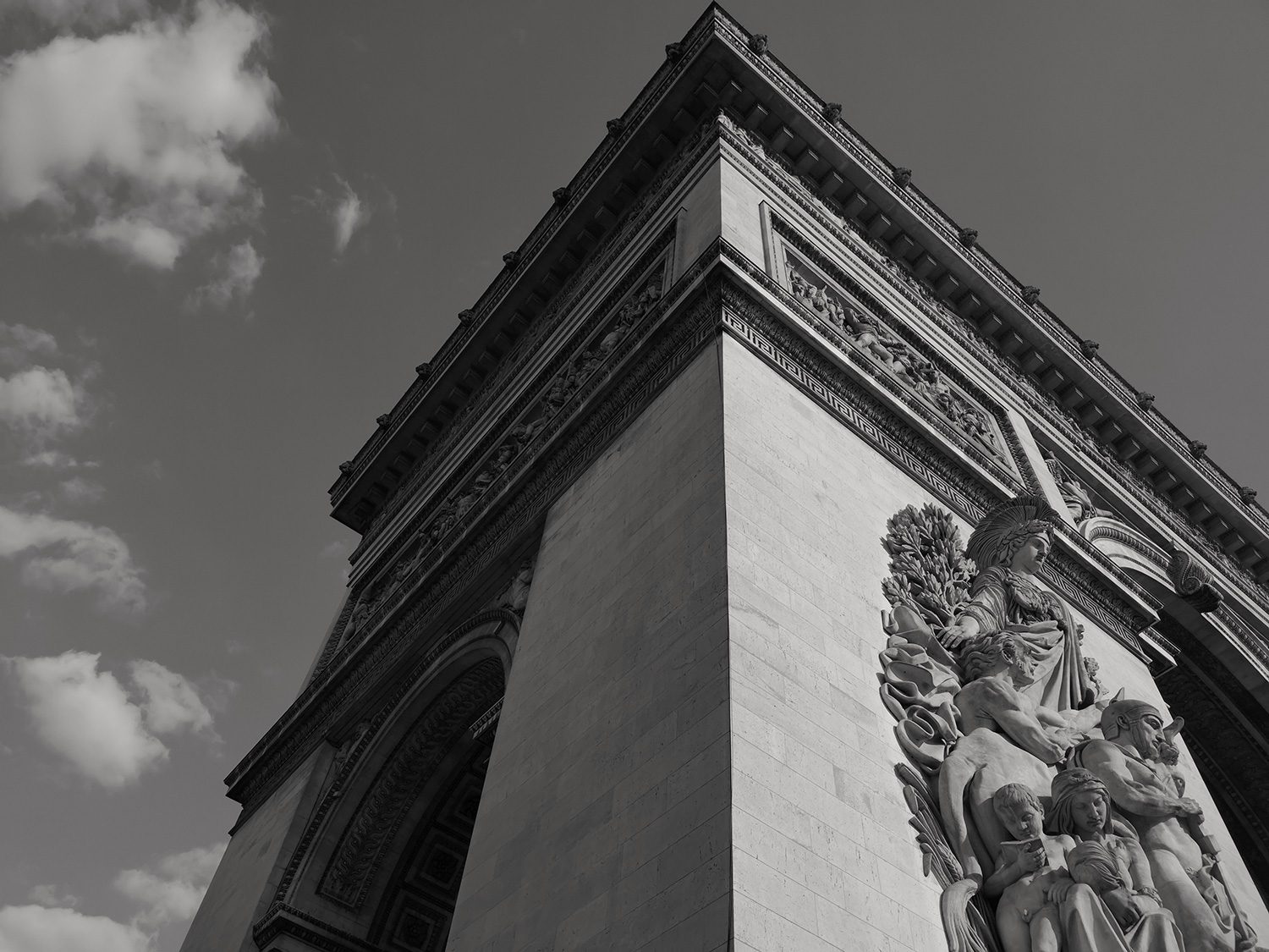 huawei p20 pro leica street photography feature bw building