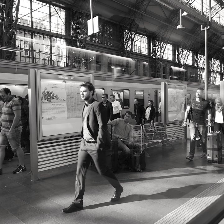 huawei p20 pro leica street photography feature bw train station