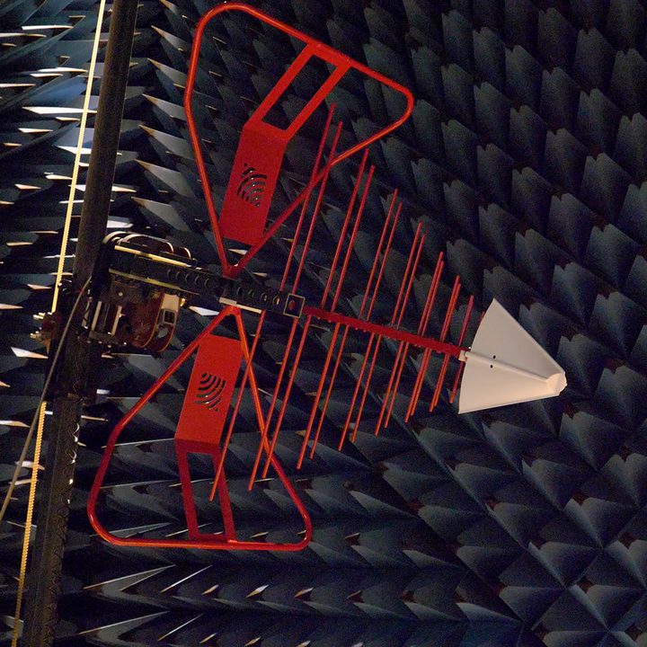 logitech tour red thing