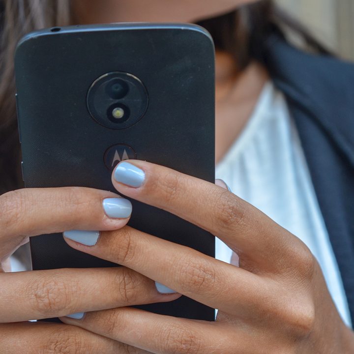 moto e5 play back lifestyle