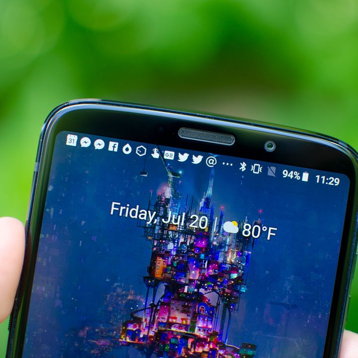 moto z3 play top half