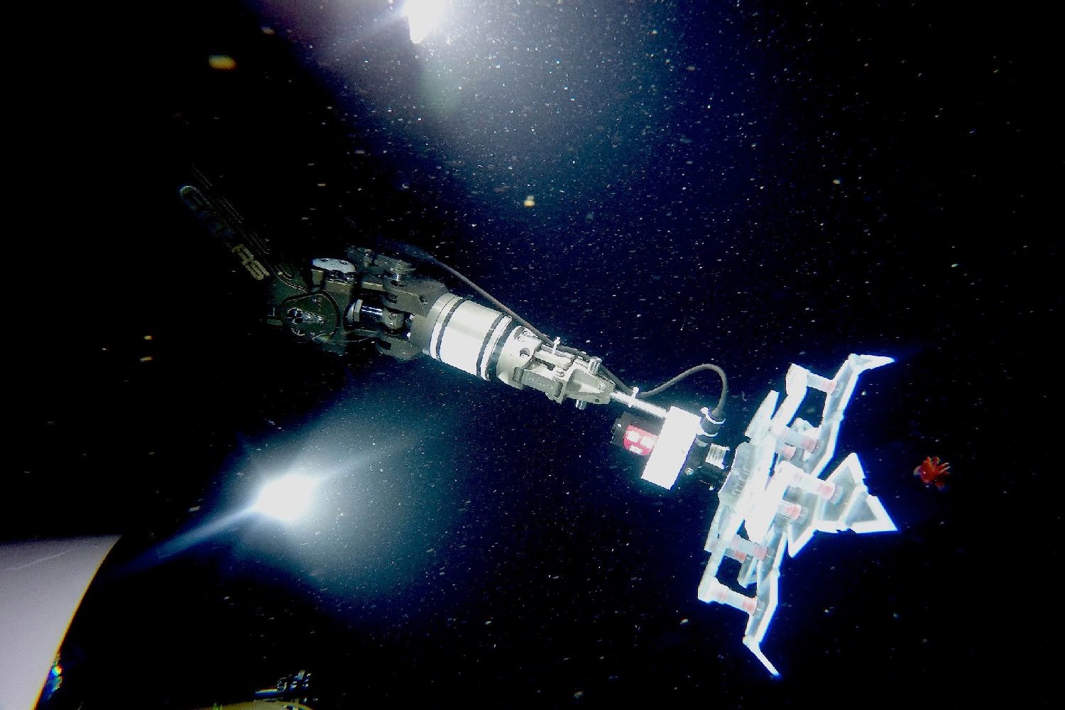 harvard underwater grabber robot rad sampler rov g0021098