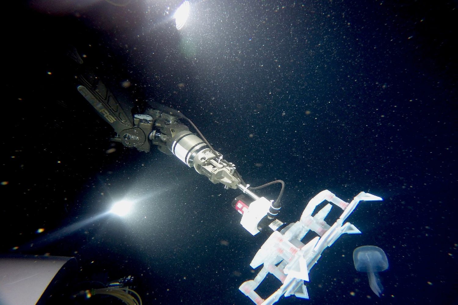 harvard underwater grabber robot rad sampler rov g0022978