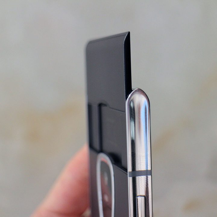 Sirin Labs Finney Crypto Phone