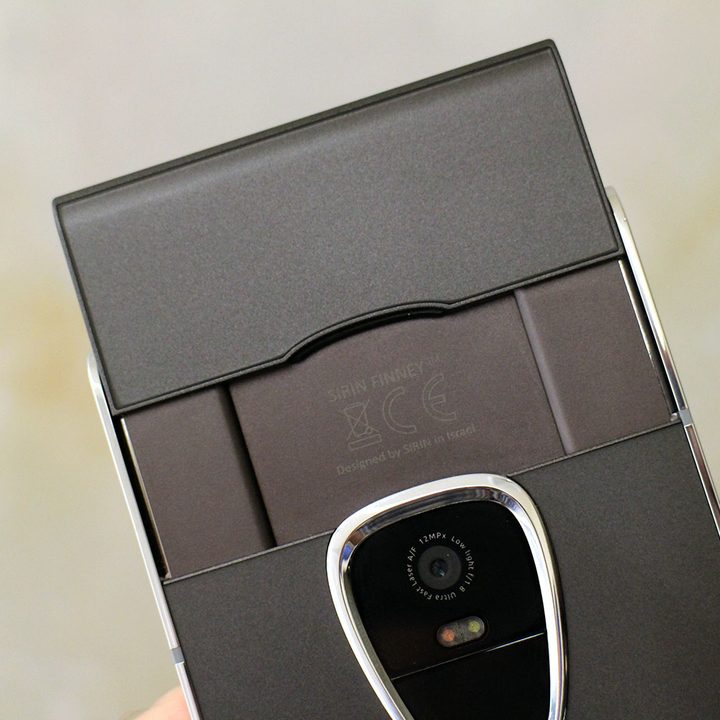 Sirin Labs Finney Crypto Phone