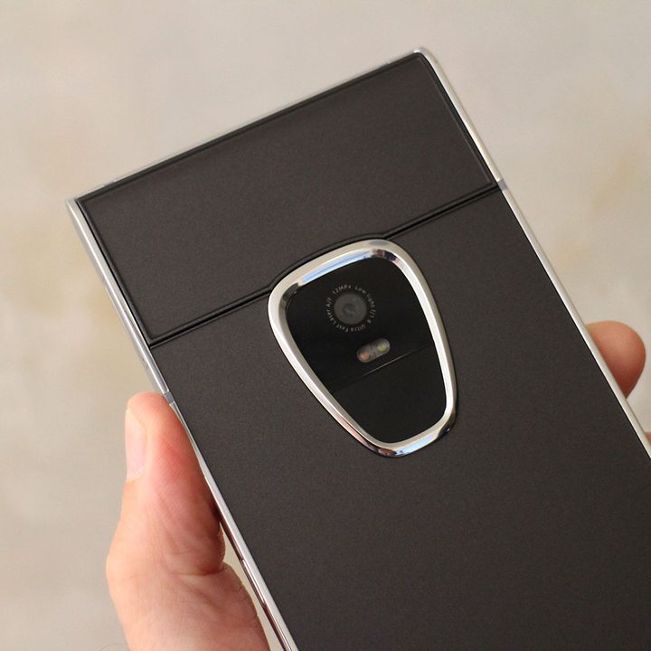 Sirin Labs Finney Crypto Phone