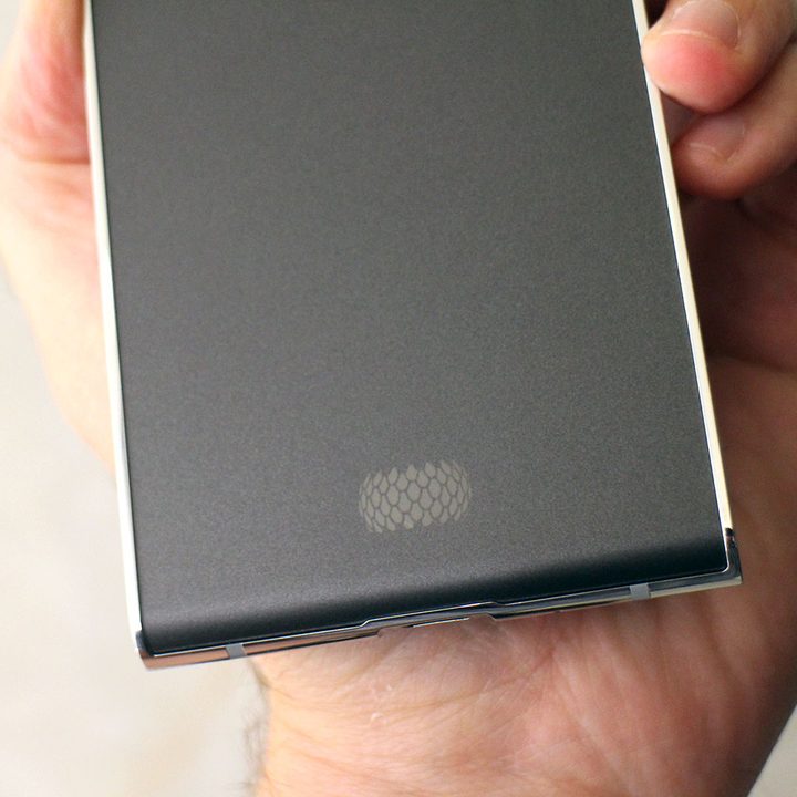 Sirin Labs Finney Crypto Phone