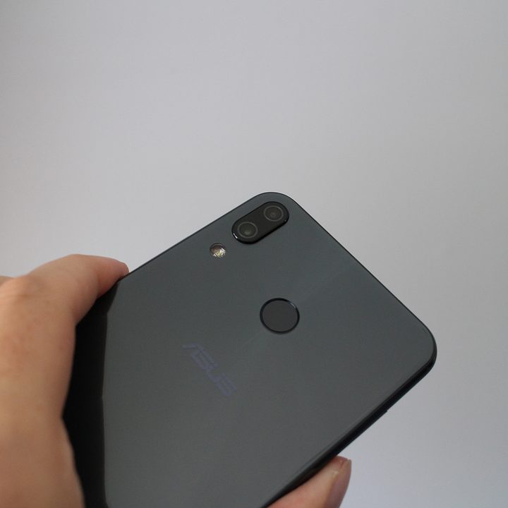 Asus Zenfone 5Z camera lens