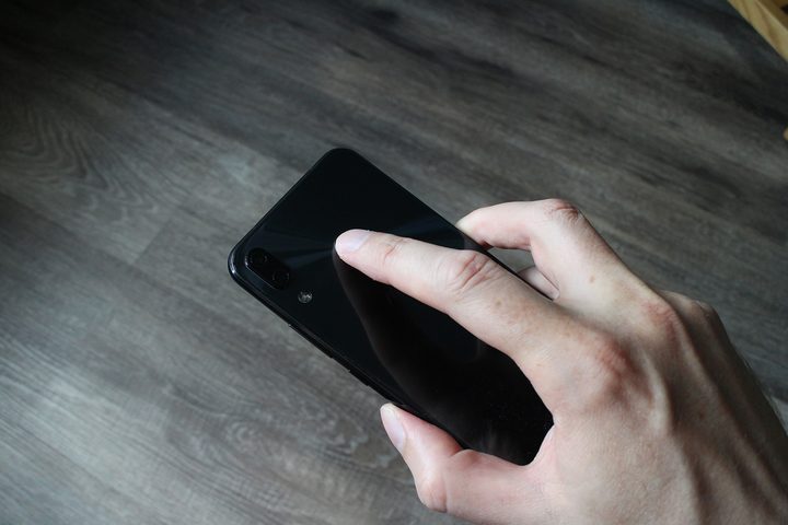 Asus Zenfone 5Z fingerprint sensor