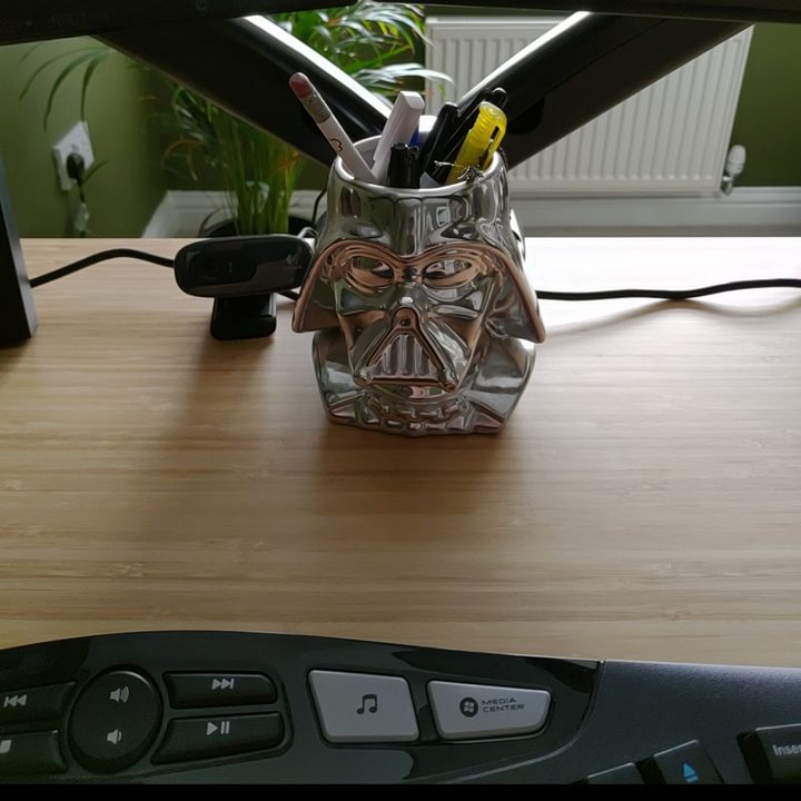 How to use hardware keys for the camera