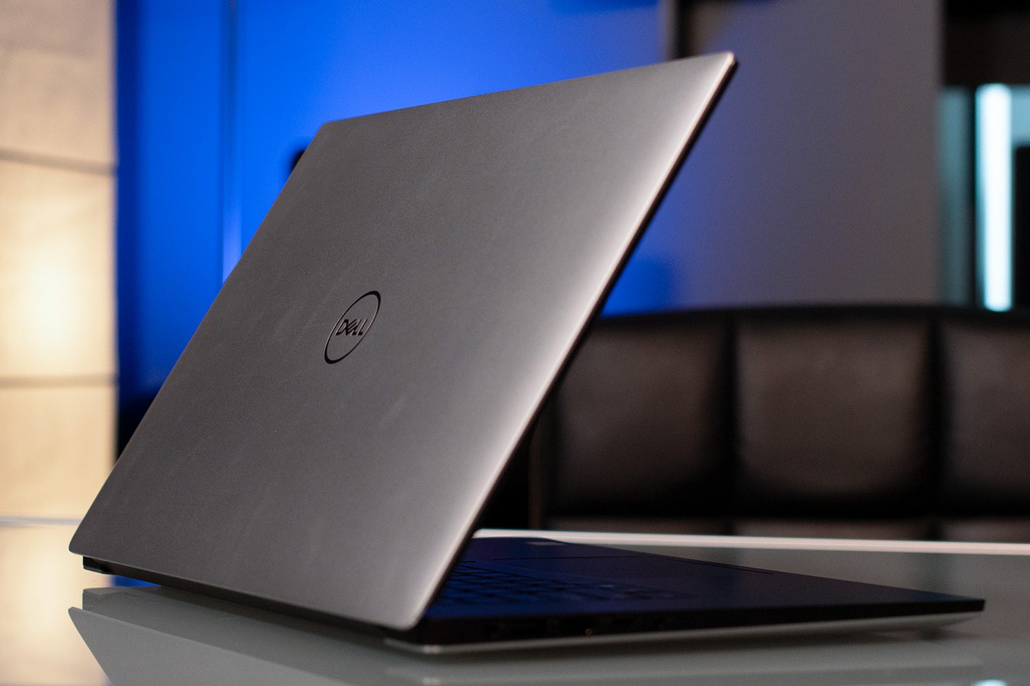 Dell XPS 15 9570 open angle
