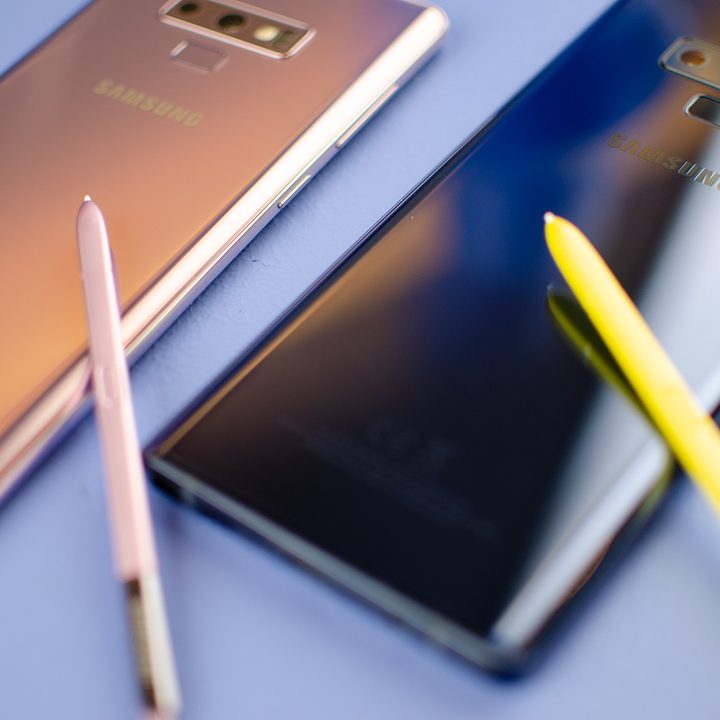 Galaxy Note 9 pink and blue s pens