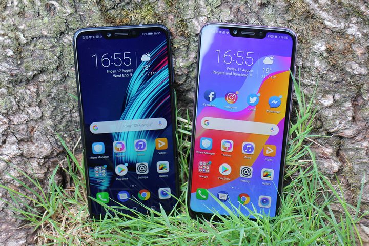 honor play blue and pink models front