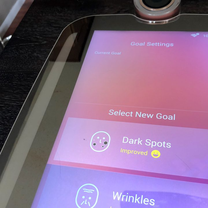 living with smart mirrors | HiMirror Plus+