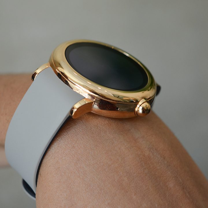 Marc Jacob Riley Touchscreen crown detail