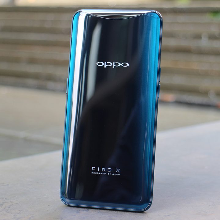 Oppo Find X back standing