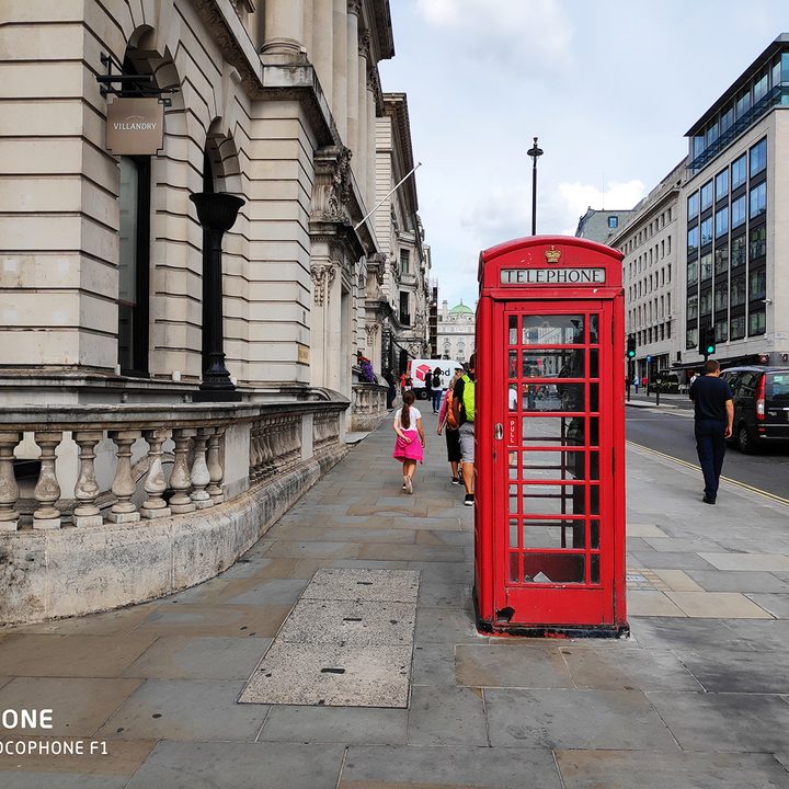 pocophone f1 by xiaomi review photo phone booth
