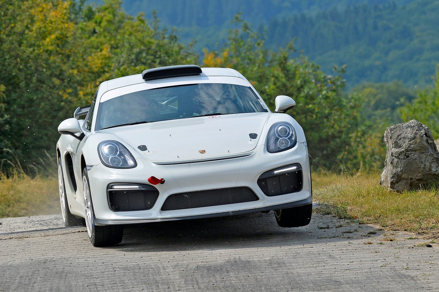 Porsche 718 Cayman GT4 rally car