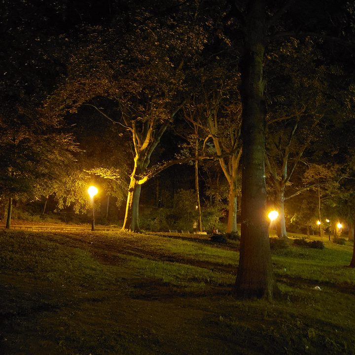 park at night note 9