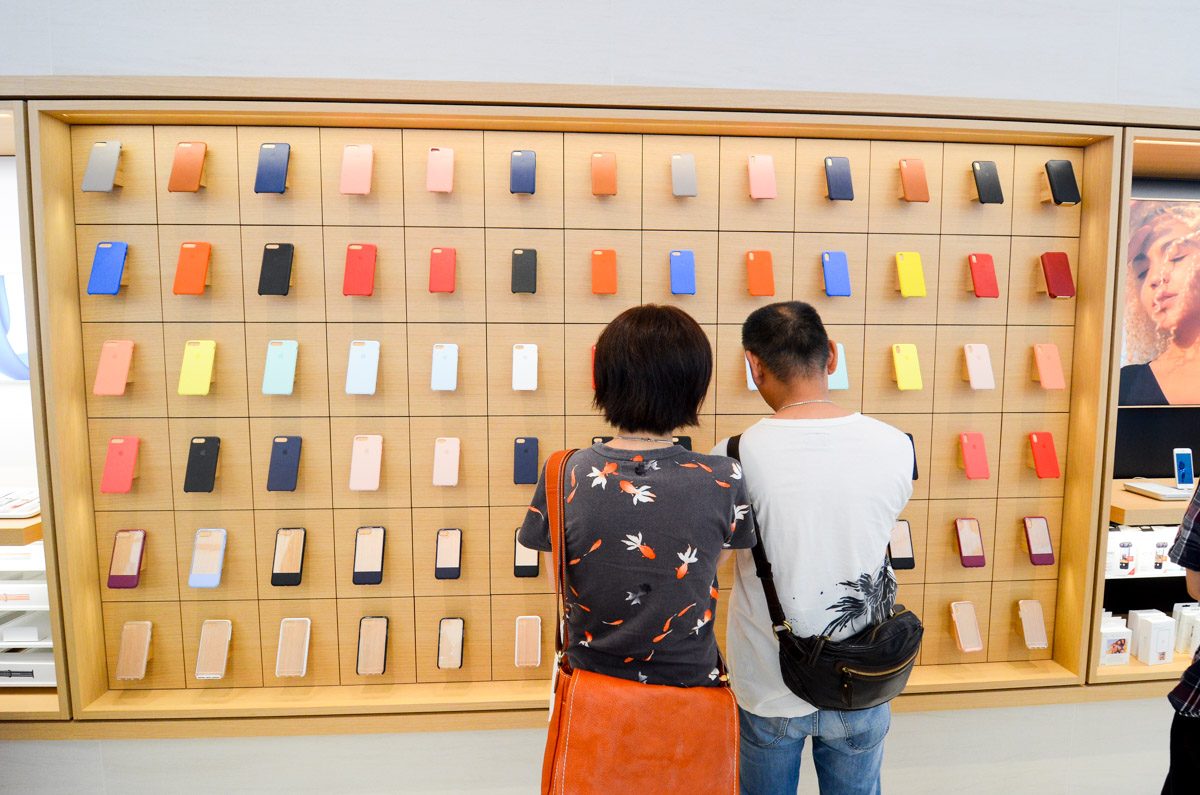 apple store opens in kyoto japan trevor mogg dt 13
