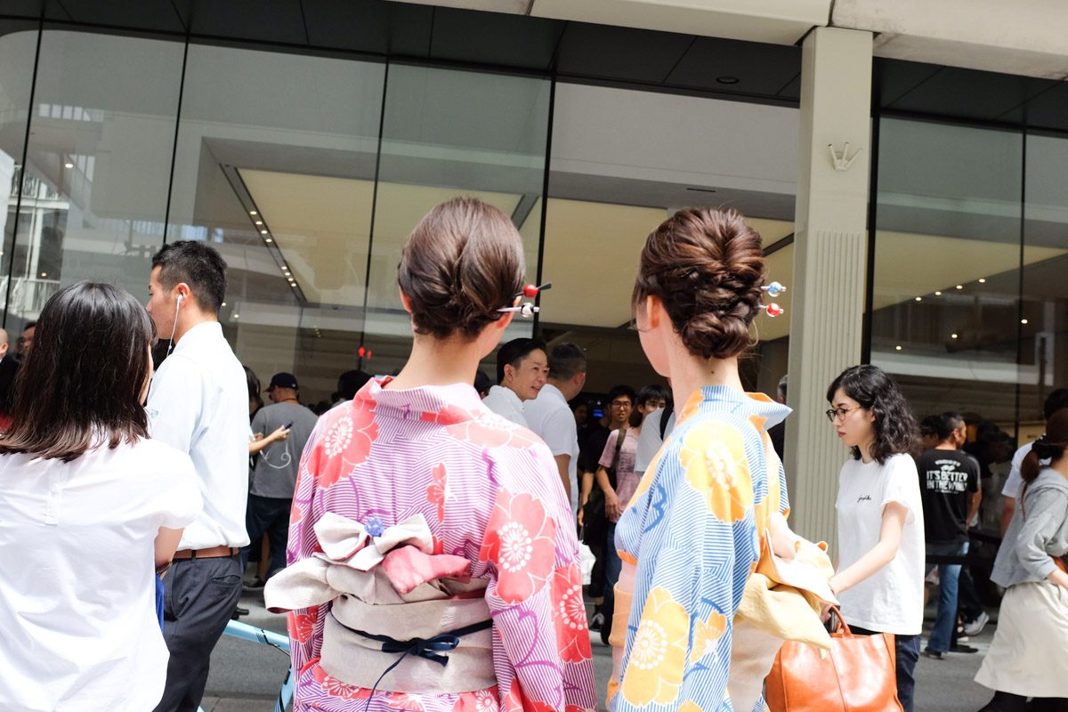 apple store opens in kyoto japan trevor mogg dt 29