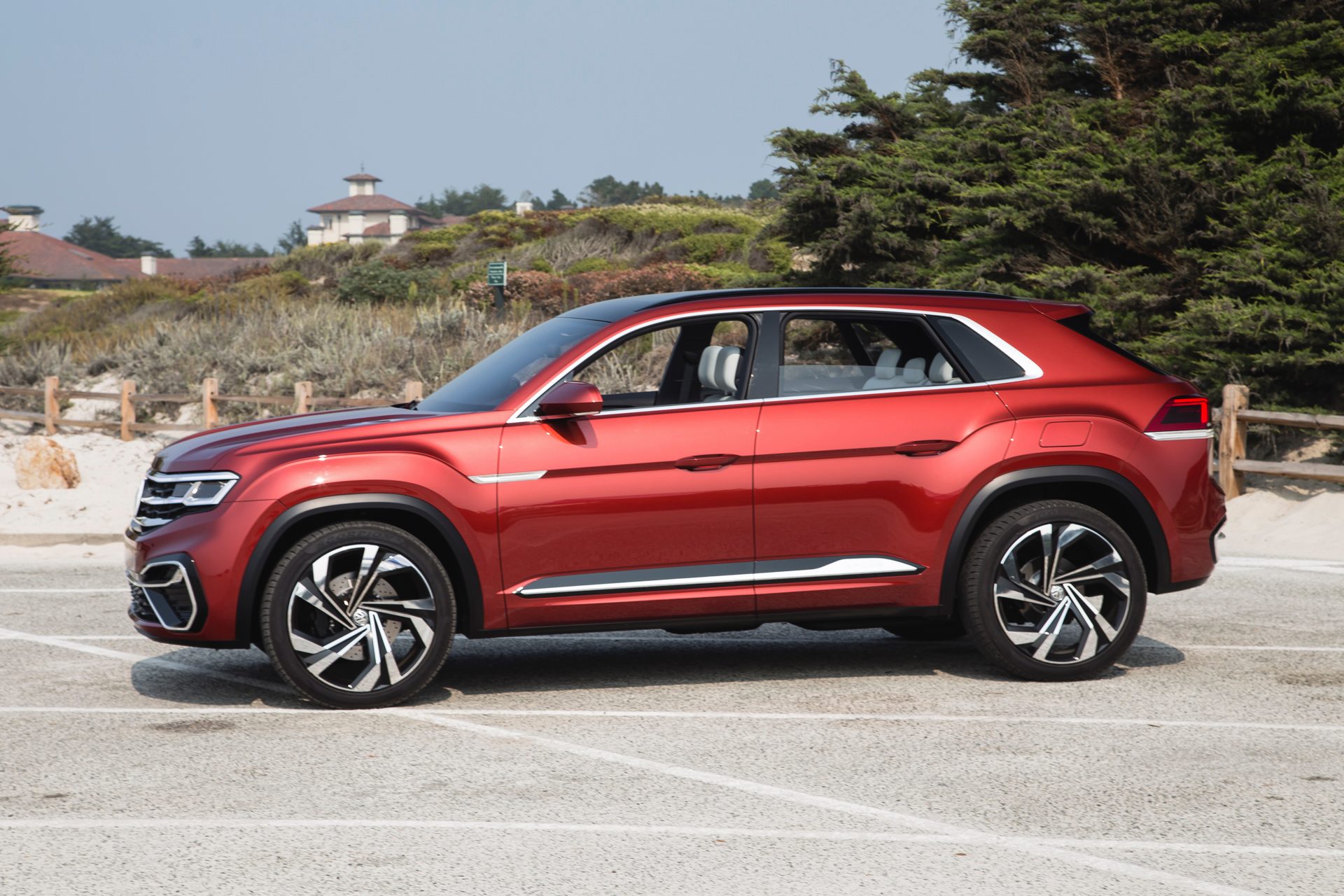Volkswagen&rsquo;s Atlas Cross Sport and Tanoak Concepts