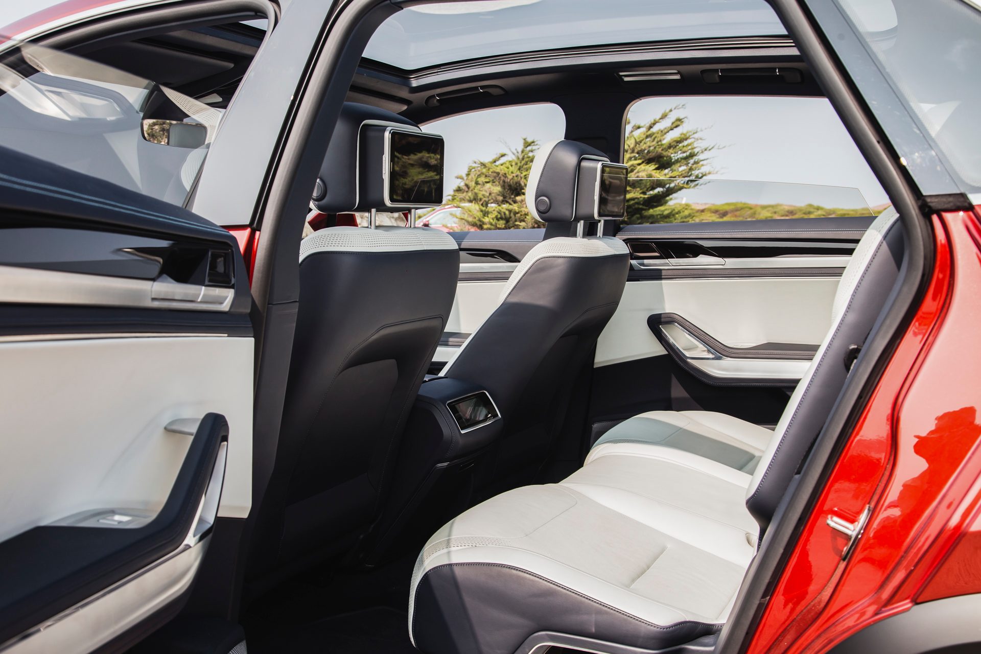 Volkswagen&rsquo;s Atlas Cross Sport and Tanoak Concepts