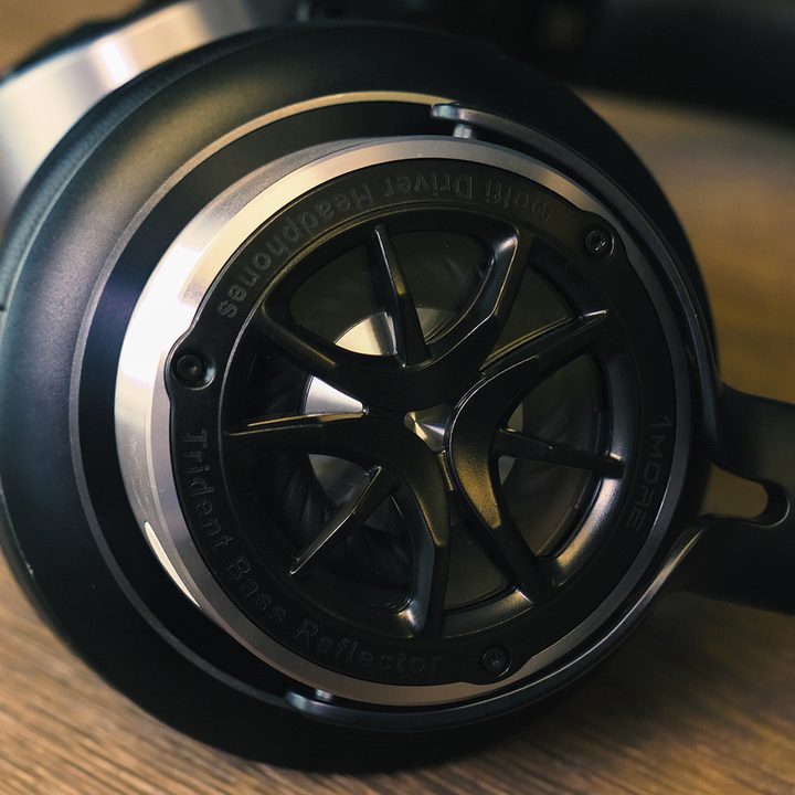 1More Triple Driver Over-ear headphones