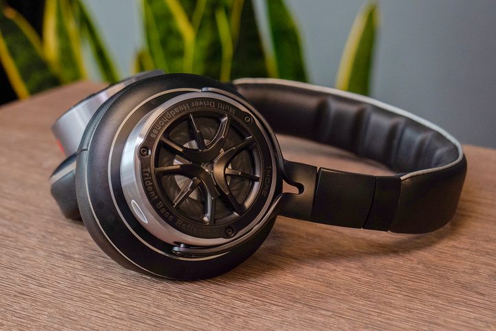 1More Triple Driver Over-ear headphones