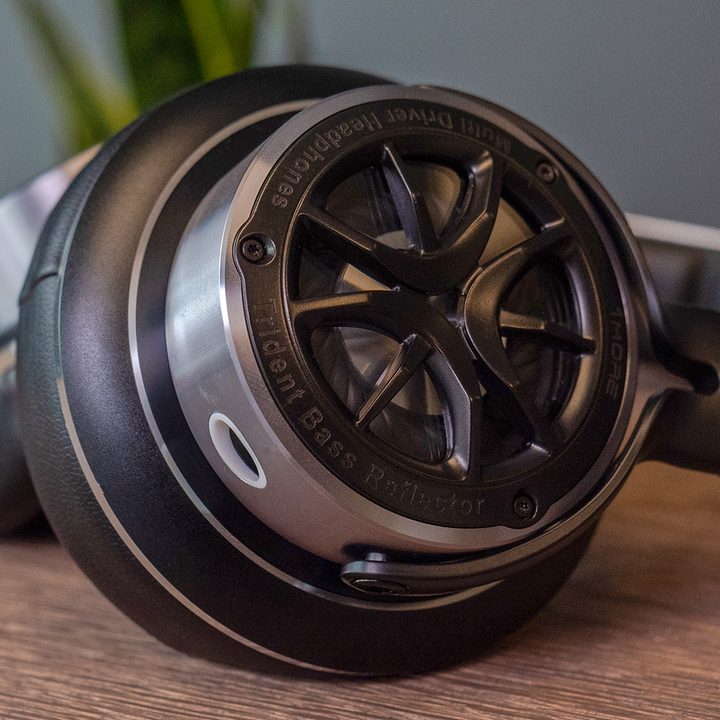 1More Triple Driver Over-ear headphones