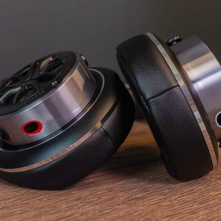 1More Triple Driver Over-ear headphones