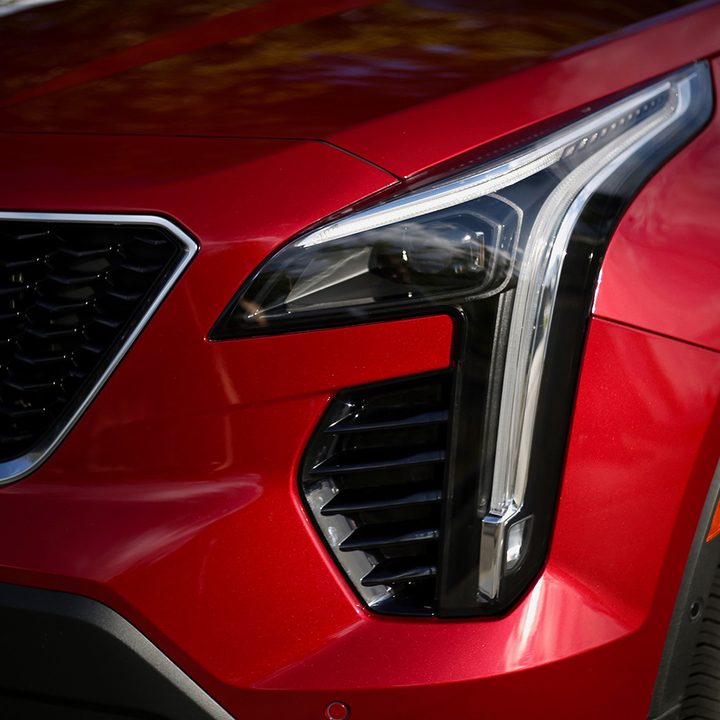 2019 cadillac xt4 headlight