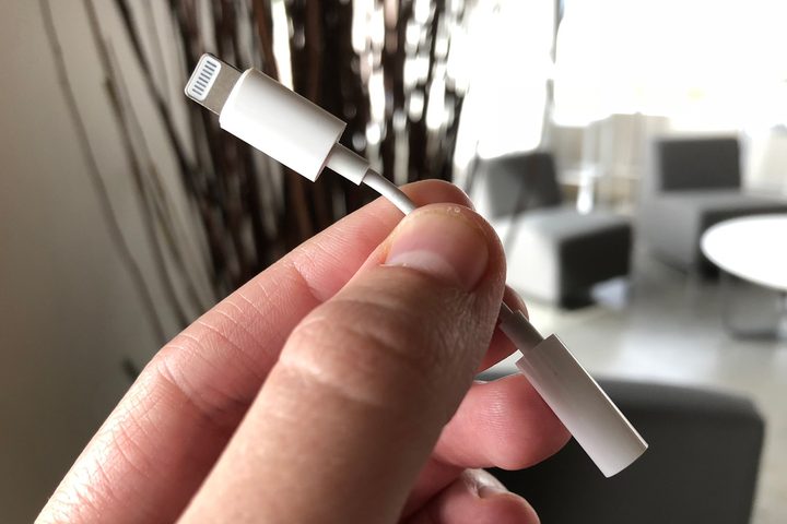apple headphone dongle