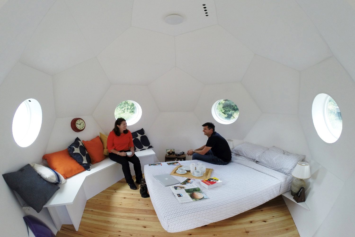conker home of the future couple bed