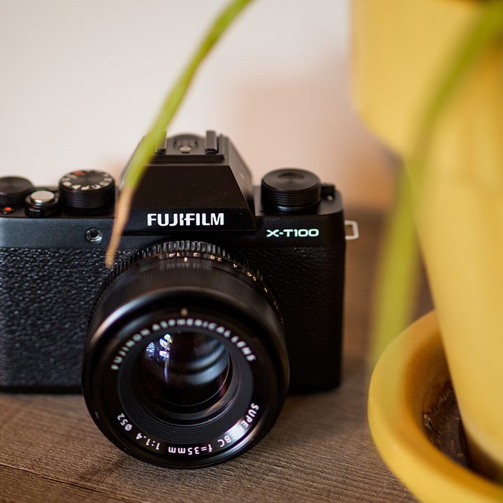 fujifilm x-t100 front