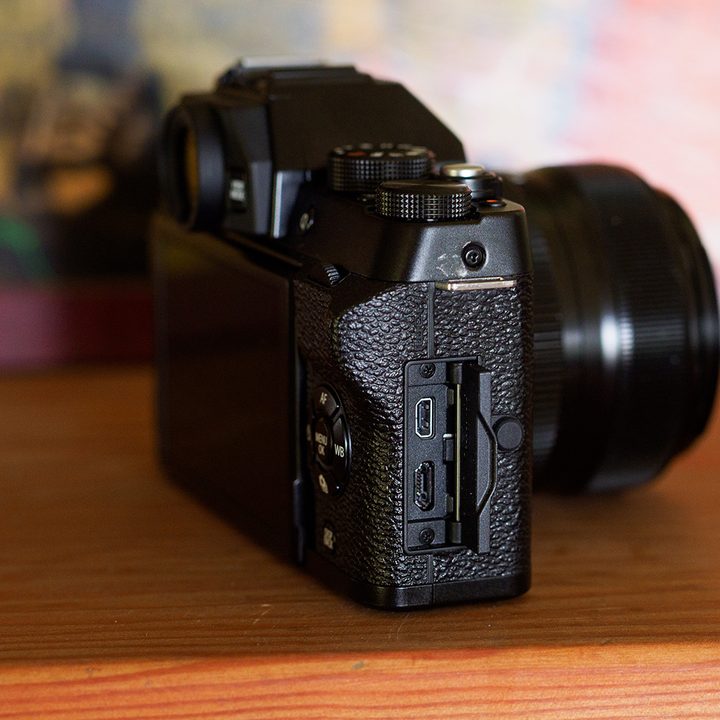 fujifilm x-t100 right