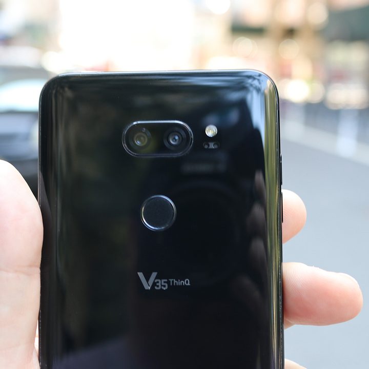 lg v35 thinq back