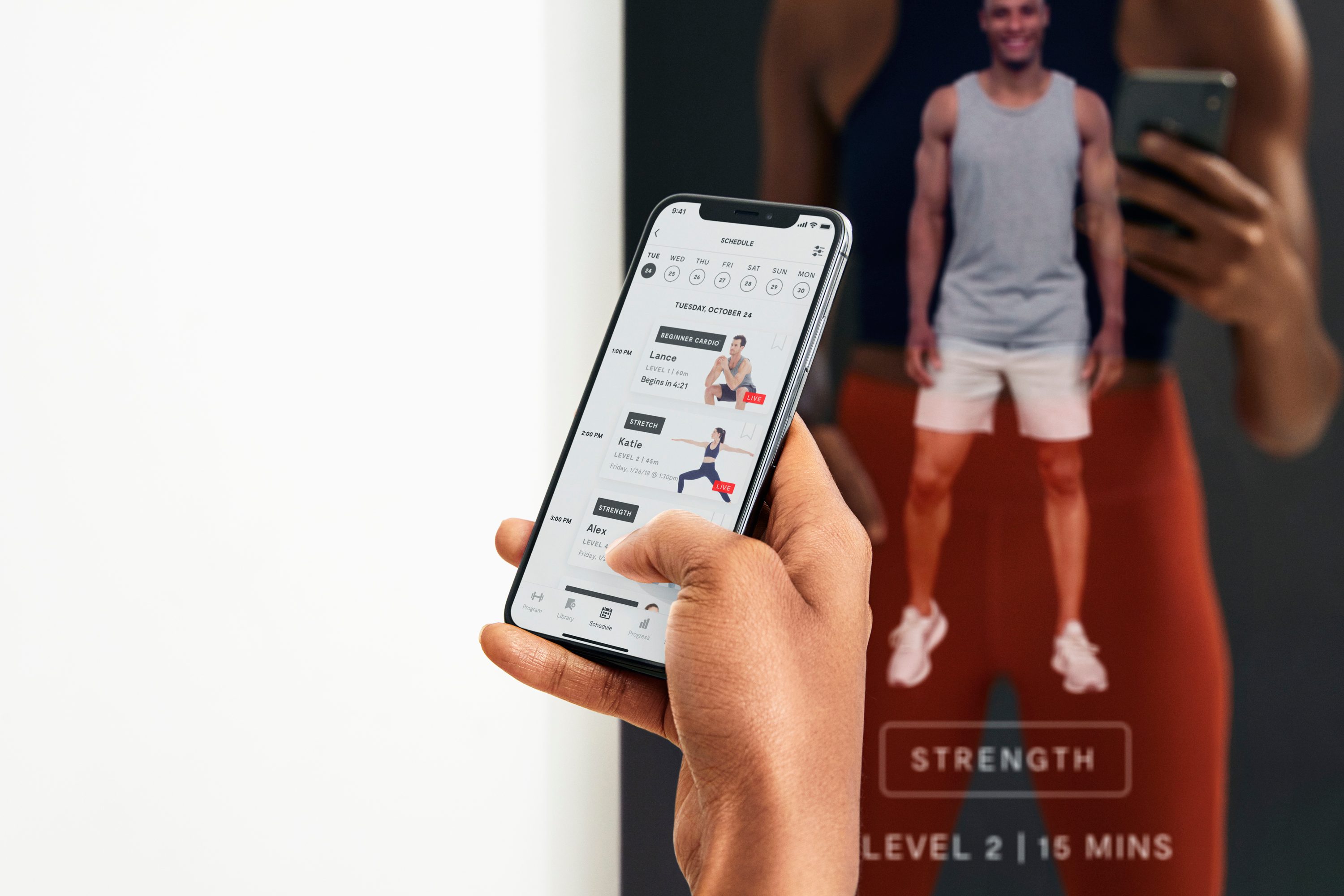 mirror personal trainer close up 0175 r3