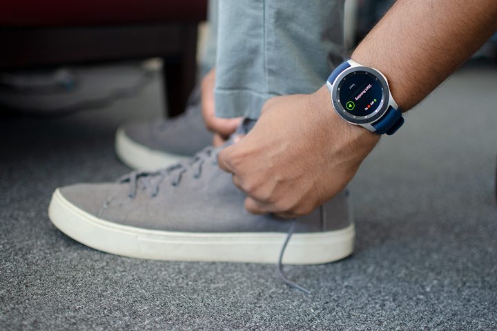 samsung galaxy watch 46mm tying shoes