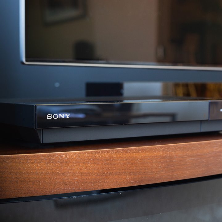 sony ubp x700 left angle