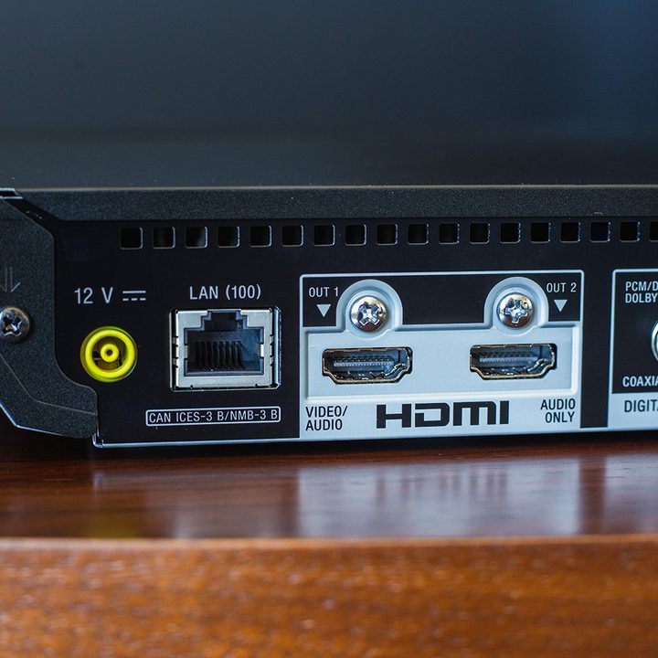 sony ubp x700 ports