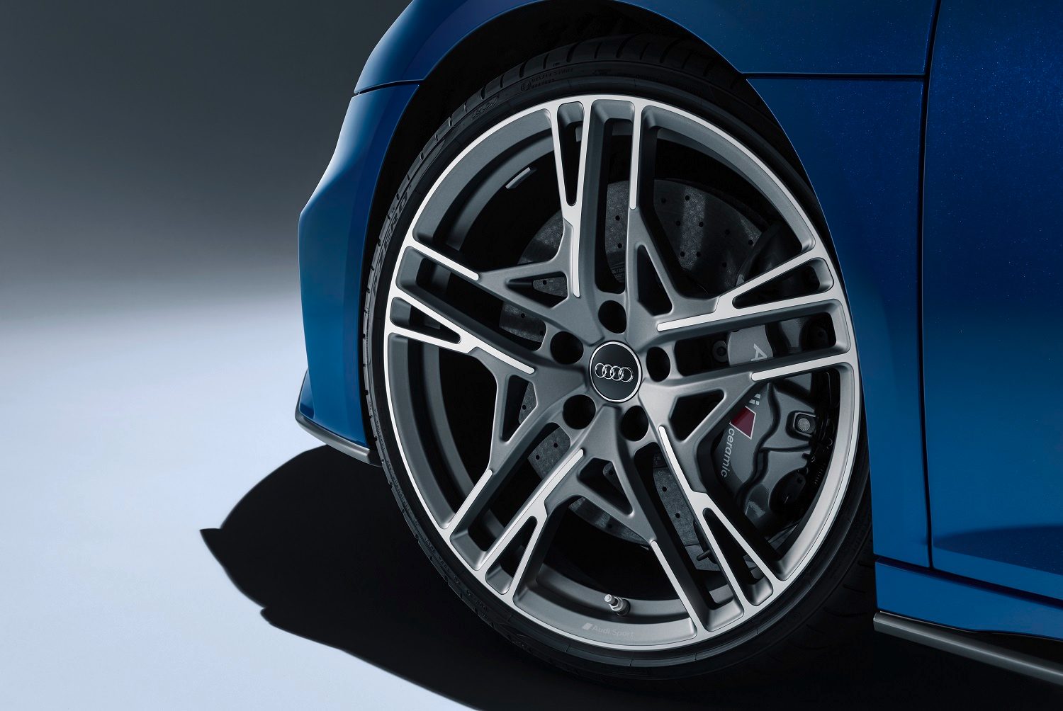audi r8 gets more powerful v10 sharper design for 2019 coup