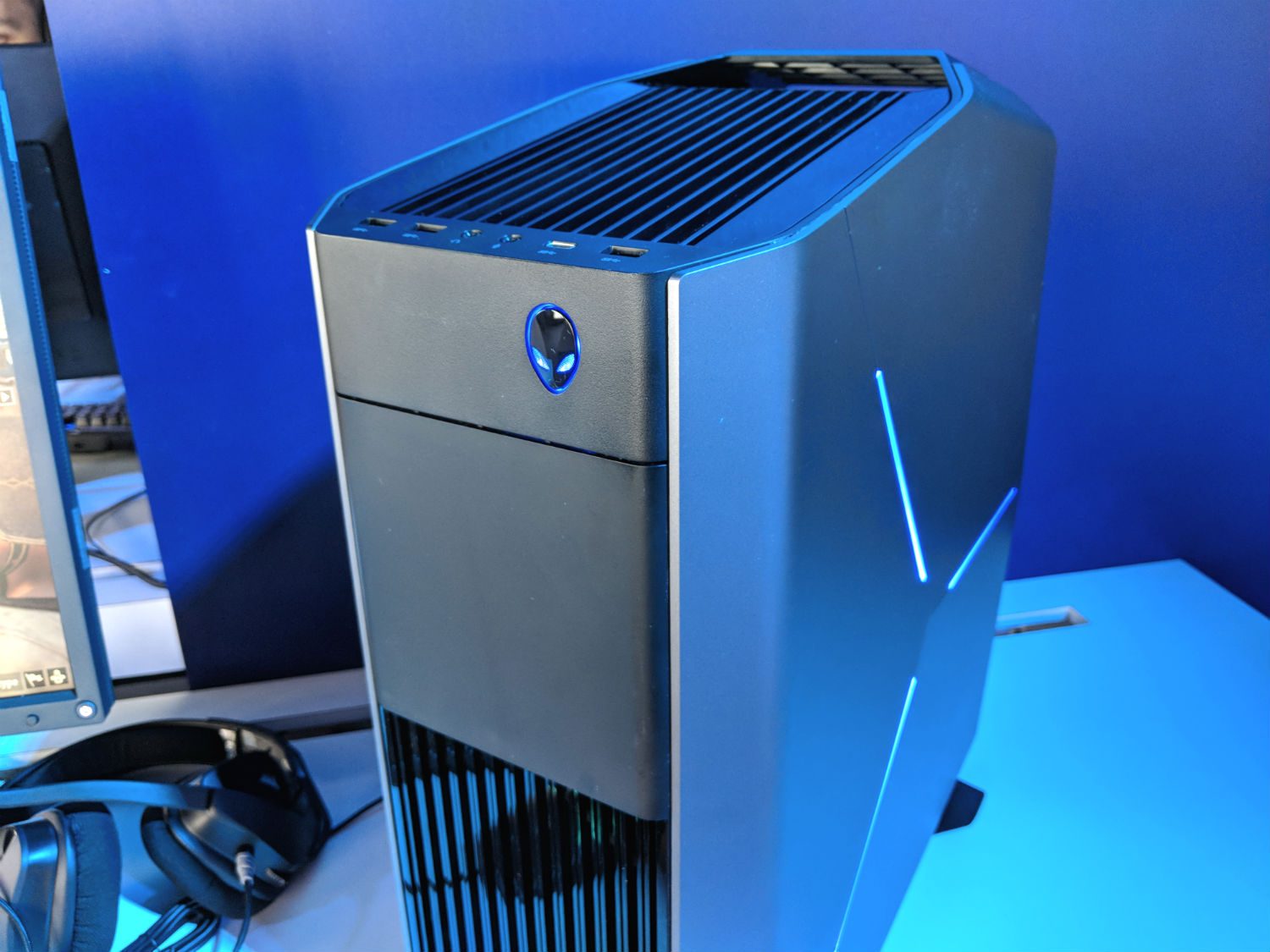 Dell's XPS Tower, Alienware Aurora desktops get Intel 8-core 9th